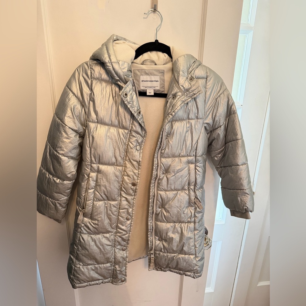 Girls Amazon Essentials Winter Puffer Coat